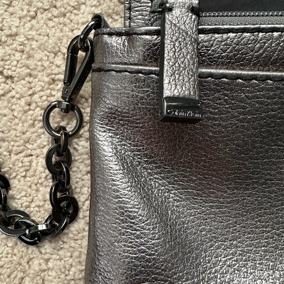 Beautiful Calvin Klein dark metallic silver crossbody  with hematite hardware - Picture 8 of 10